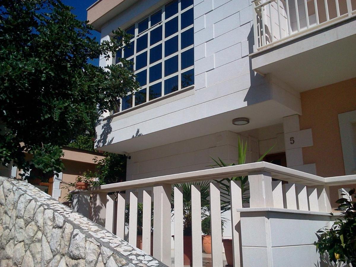 Apartments Jani Hvar Town Bagian luar foto