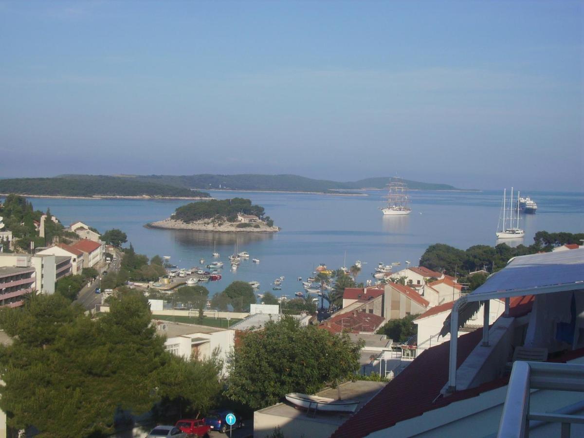 Apartments Jani Hvar Town Ruang foto