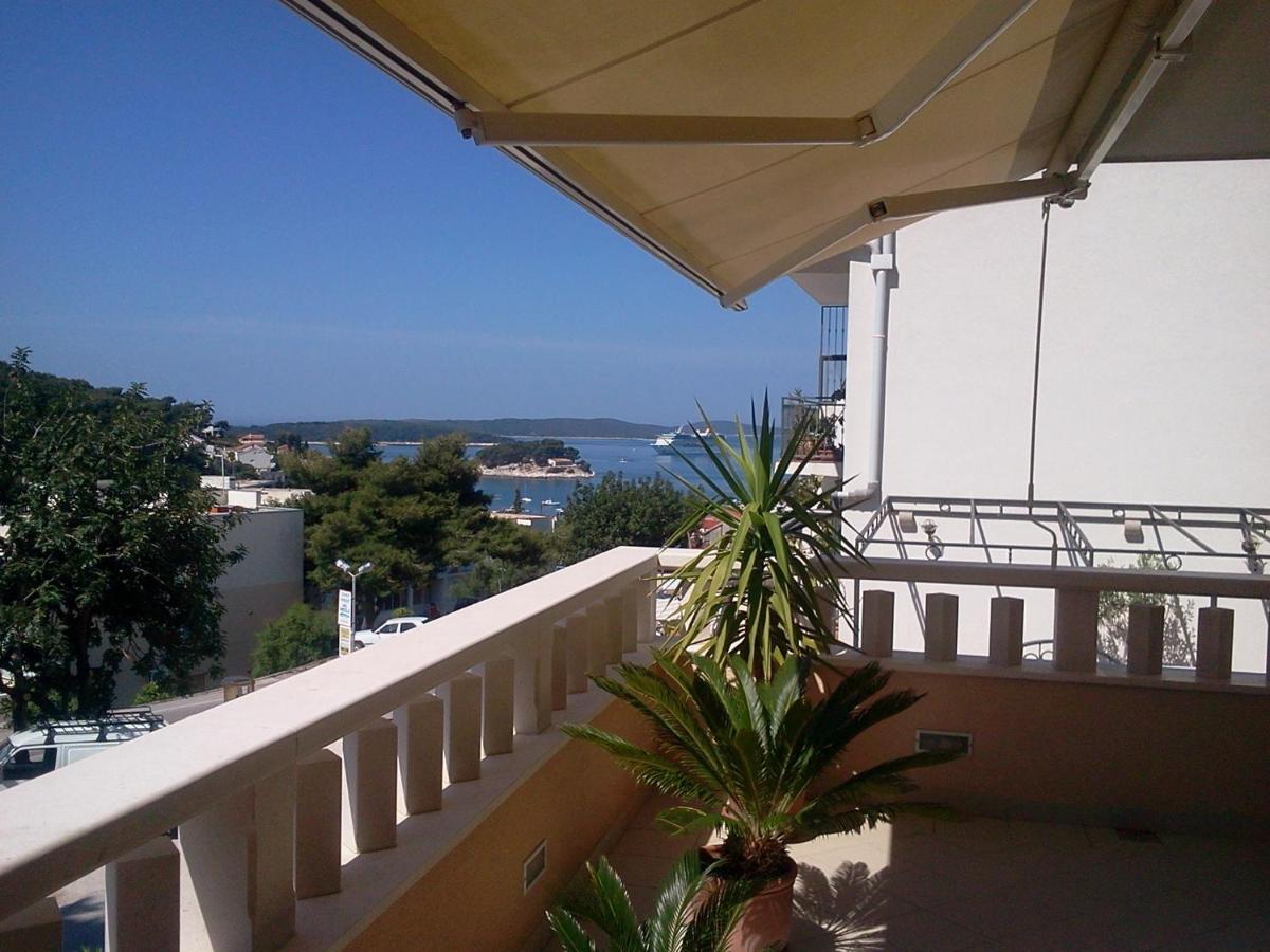 Apartments Jani Hvar Town Bagian luar foto