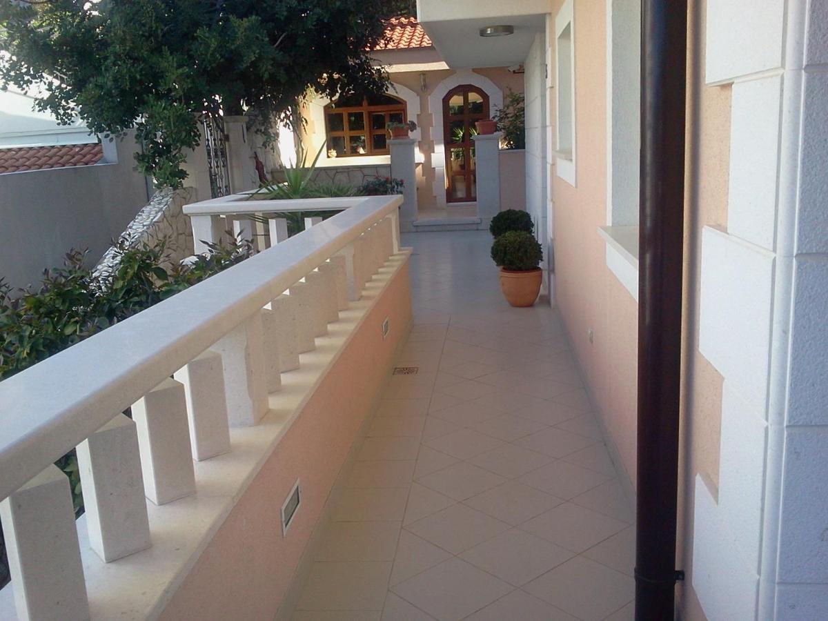 Apartments Jani Hvar Town Bagian luar foto