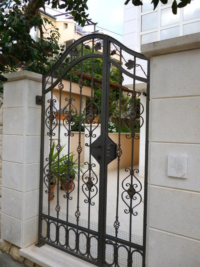 Apartments Jani Hvar Town Bagian luar foto